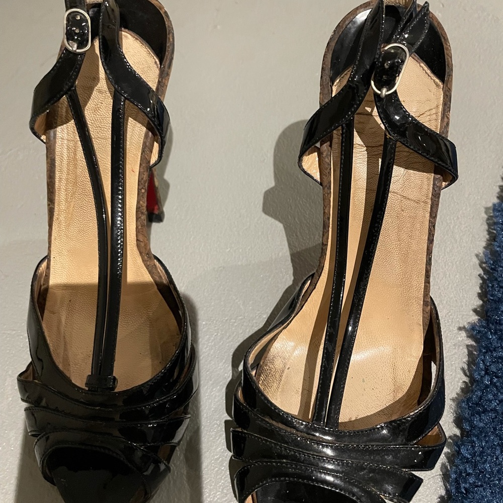 Christian louboutin blk patent heels cork heels